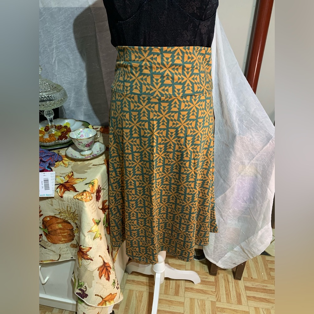 Lularoe Azure Golden Green Geometric Print Skirt